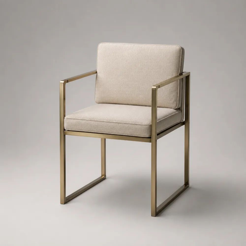 Chaise de salle à manger avec accoudoirs, dossier rectangulaire, revêtement en tissu et structure en acier, beige et laiton, 57 × 58 × 82 cm